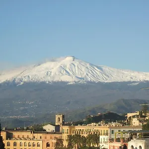 https://villa-paradiso-taormina.taorminaitalyhotels.com
