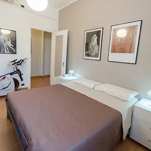 Roomy , Milan Italy
